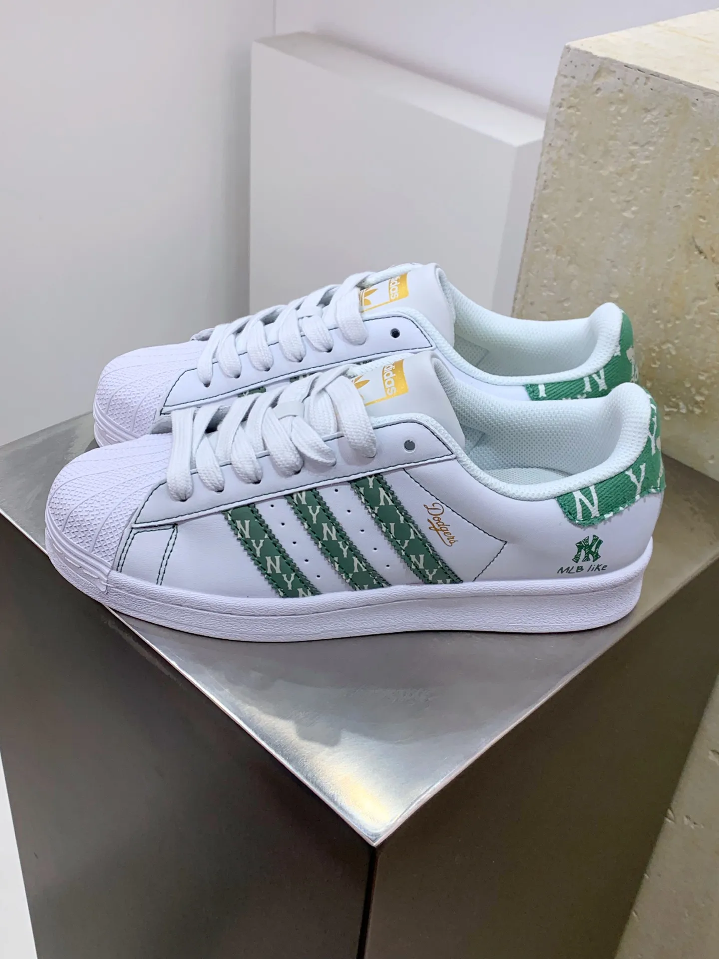 Durable Adidas Originals Superstar MLB White Green Rep Shoes – Replica Adidas Edition 551