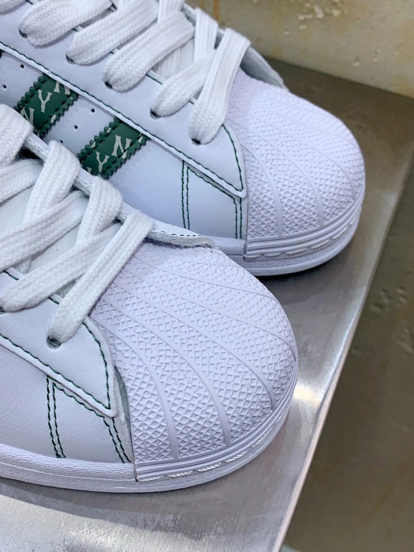 Durable Adidas Originals Superstar MLB White Green Rep Shoes – Replica Adidas Edition 551