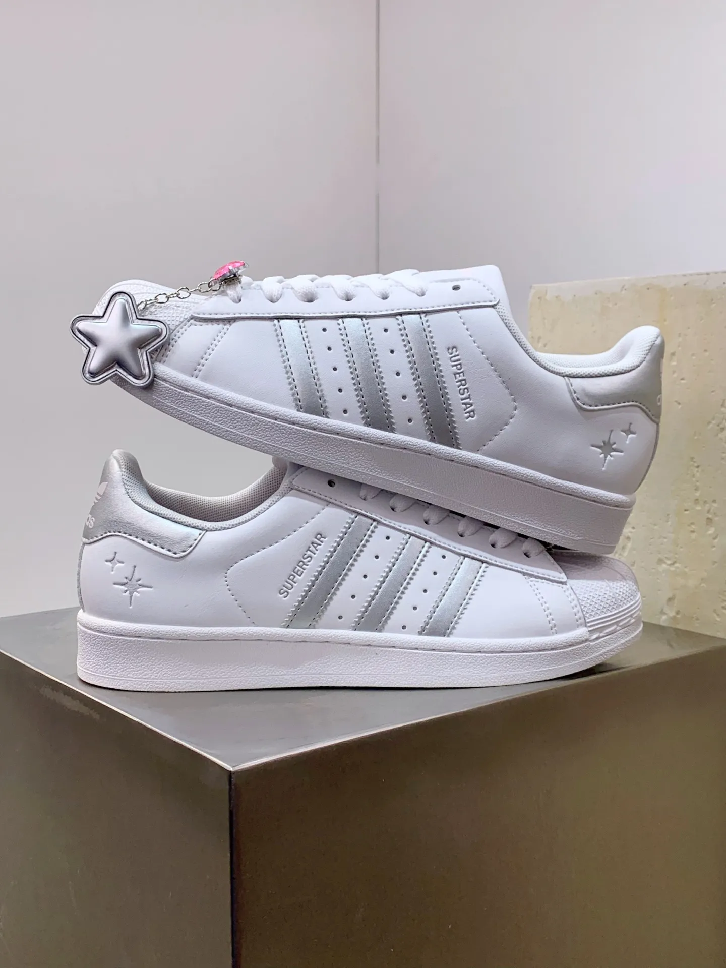 Adidas Originals Superstar White Silver Low Top – Replica Adidas Shoes Trendsetting 526
