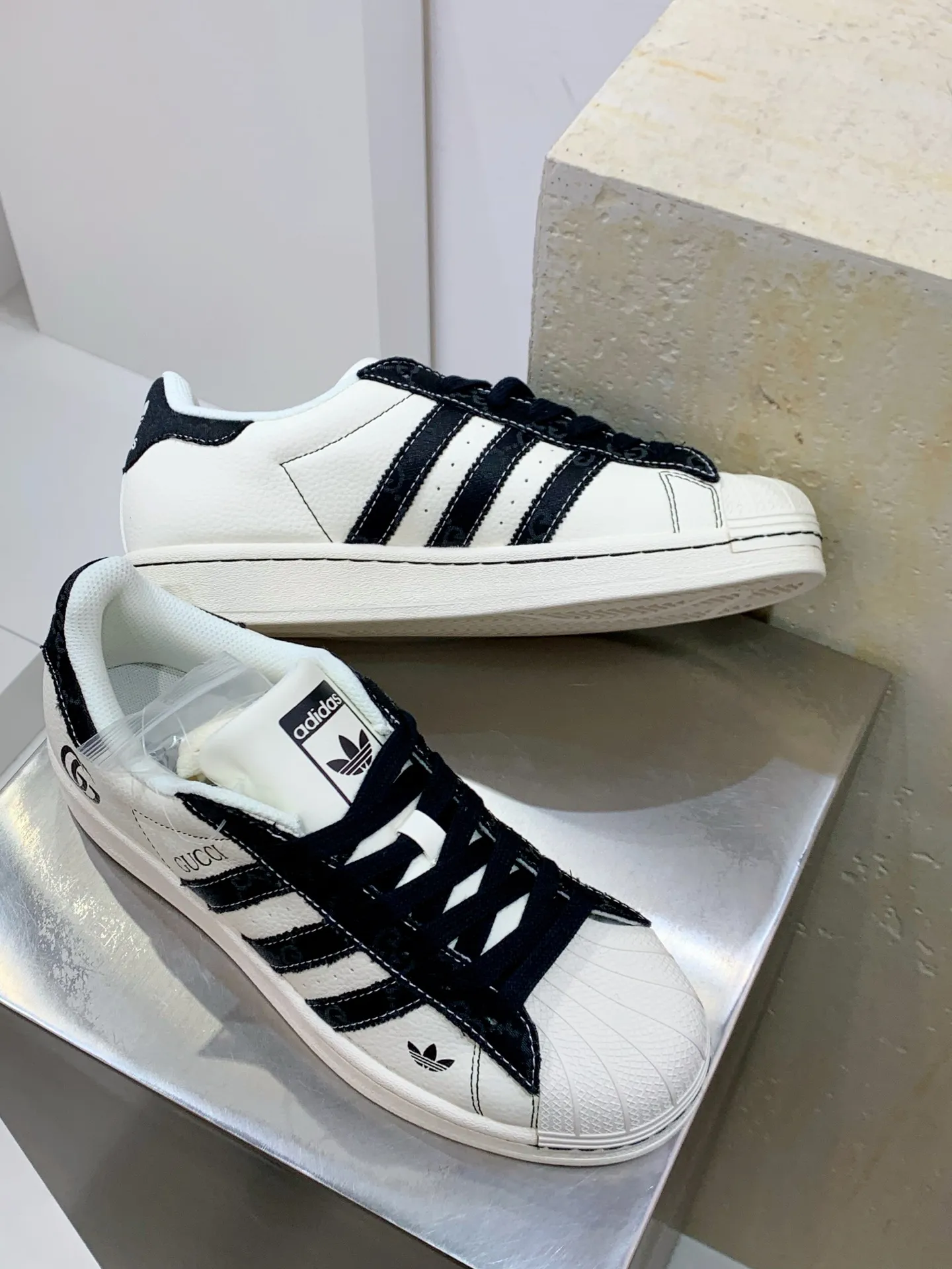 Adidas Originals Superstar x GUCCI White Black Replica Shoes Affordable 545