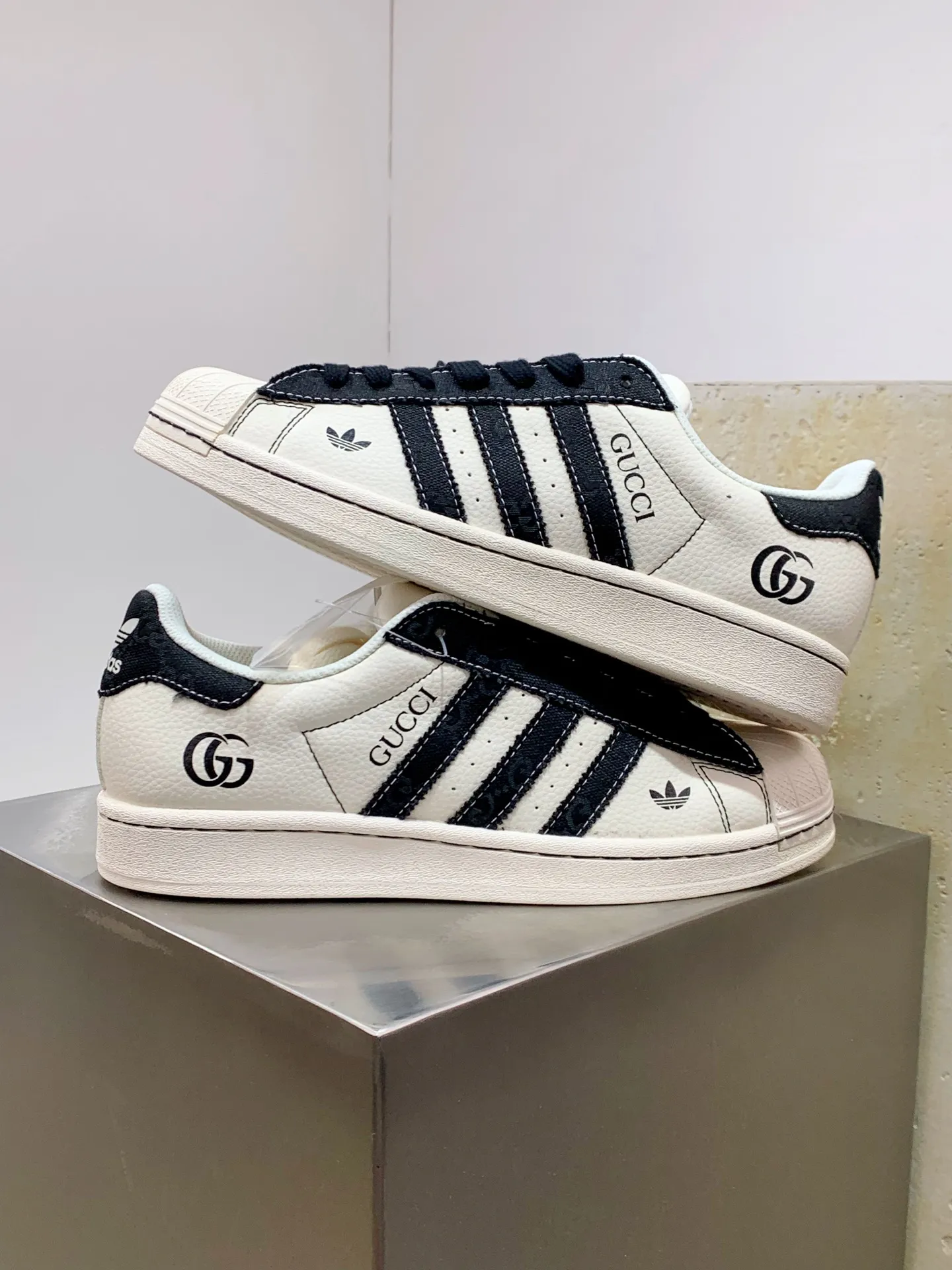 Adidas Originals Superstar x GUCCI White Black Replica Shoes Affordable 545