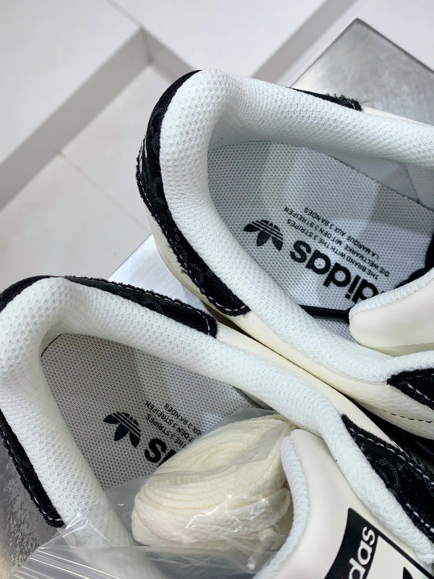 Adidas Originals Superstar x GUCCI White Black Replica Shoes Affordable 545