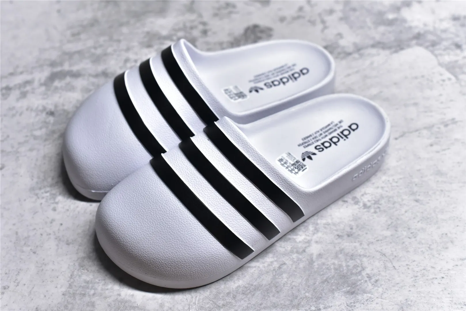 Chic Adidas Originals adilette White Black Slides –  Replica Adidas Shoes & Sneakers 467