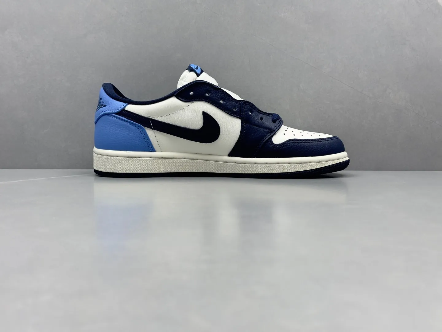 FlexibleFit Air Jordan 1 Low ‘Obsidian UNC’ – Black Obsidian University Blue – Authentic Low-Top Rep Shoes with Best Replica Sneakers Craftsmanship 1338