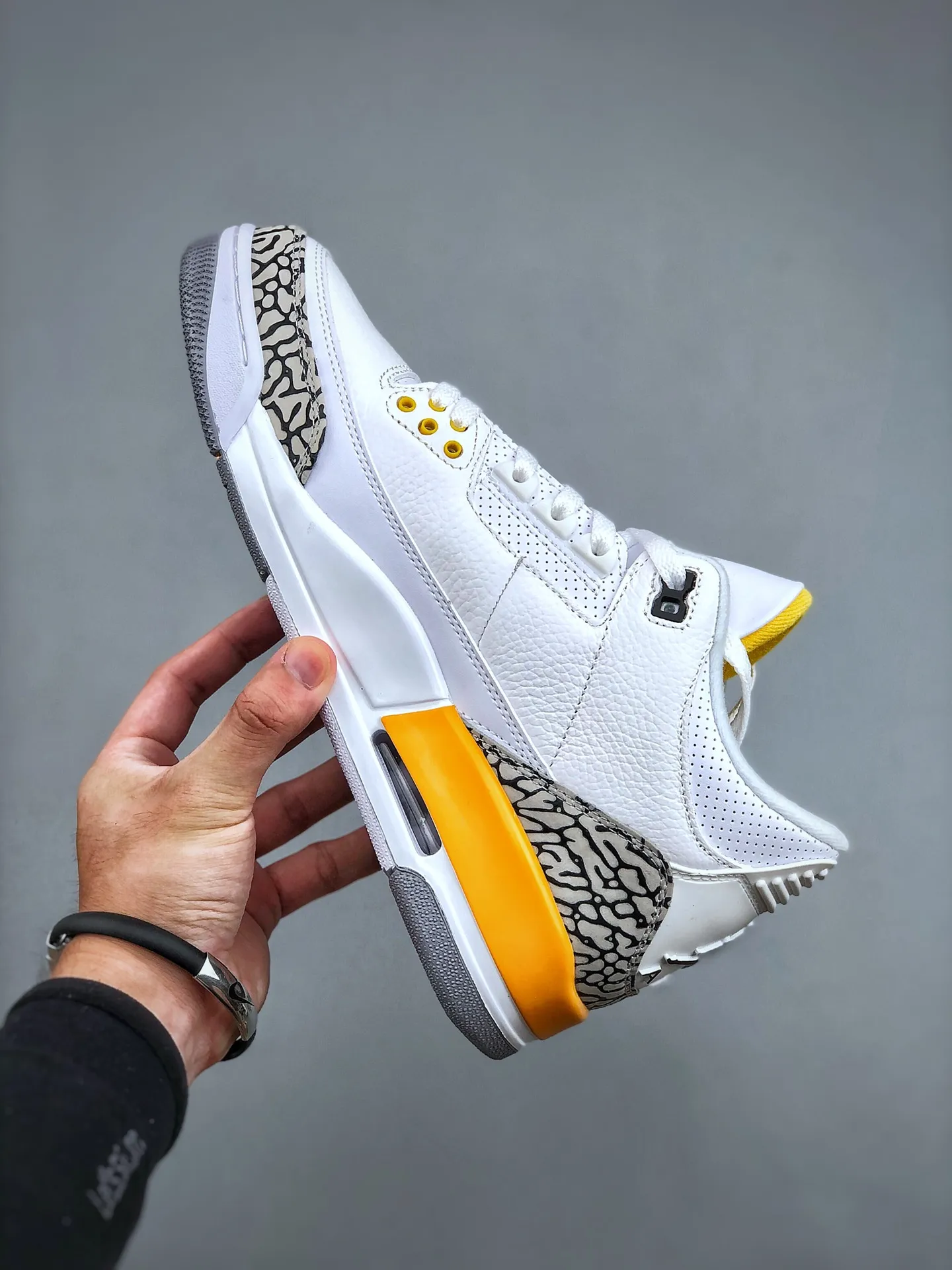 Air Jordan 3 WMNS “Laser Orange” – White Orange Grey – Replica Sneakers for Women – Sizes 35.5-47 (Half Sizes) – Style Code: CK9246- Durable 1181