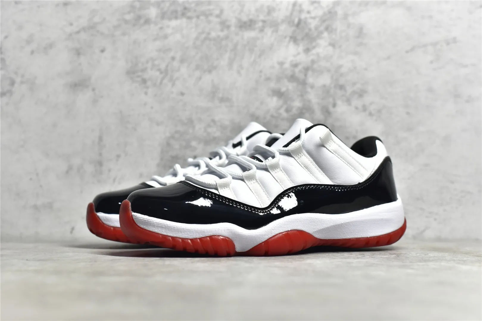 Air Jordan AJ11 Bred – Authentic Carbon Fiber Edition – High Top Sneakers – Red Black White – High Quality Replica Shoes – Nike Replica SoftTouch 1094