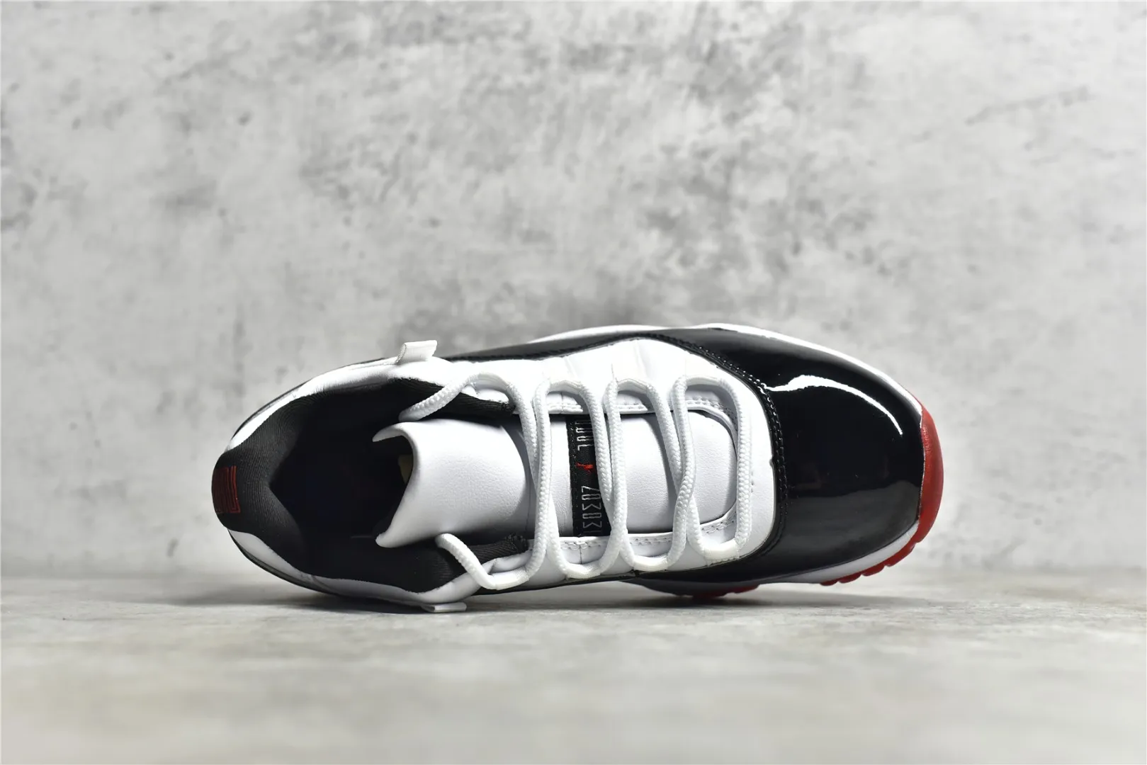Air Jordan AJ11 Bred – Authentic Carbon Fiber Edition – High Top Sneakers – Red Black White – High Quality Replica Shoes – Nike Replica SoftTouch 1094