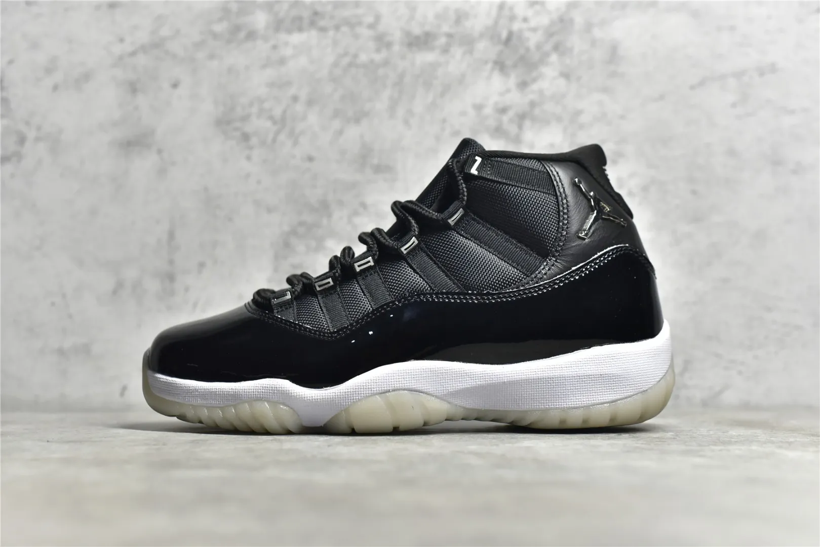 Compact Air Jordan AJ11 Bred – True Carbon Fiber Edition – High Top Sneakers – Black White – Authentic Design with High Quality Replica Shoes 1101
