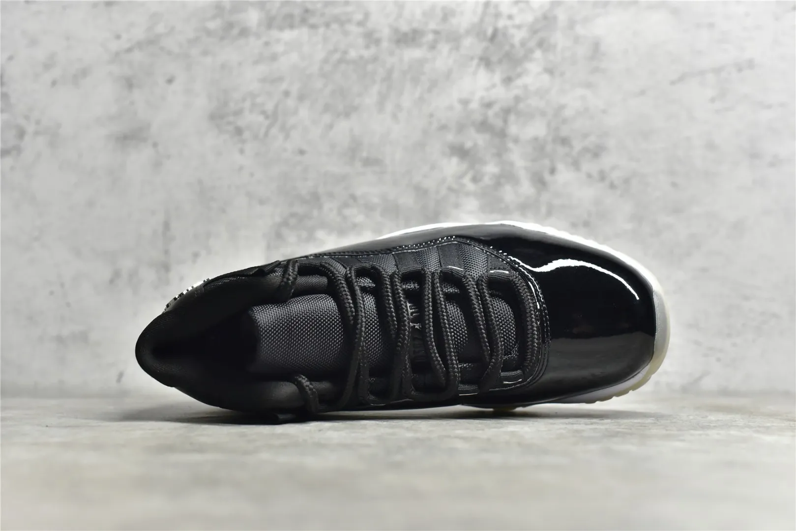 Compact Air Jordan AJ11 Bred – True Carbon Fiber Edition – High Top Sneakers – Black White – Authentic Design with High Quality Replica Shoes 1101