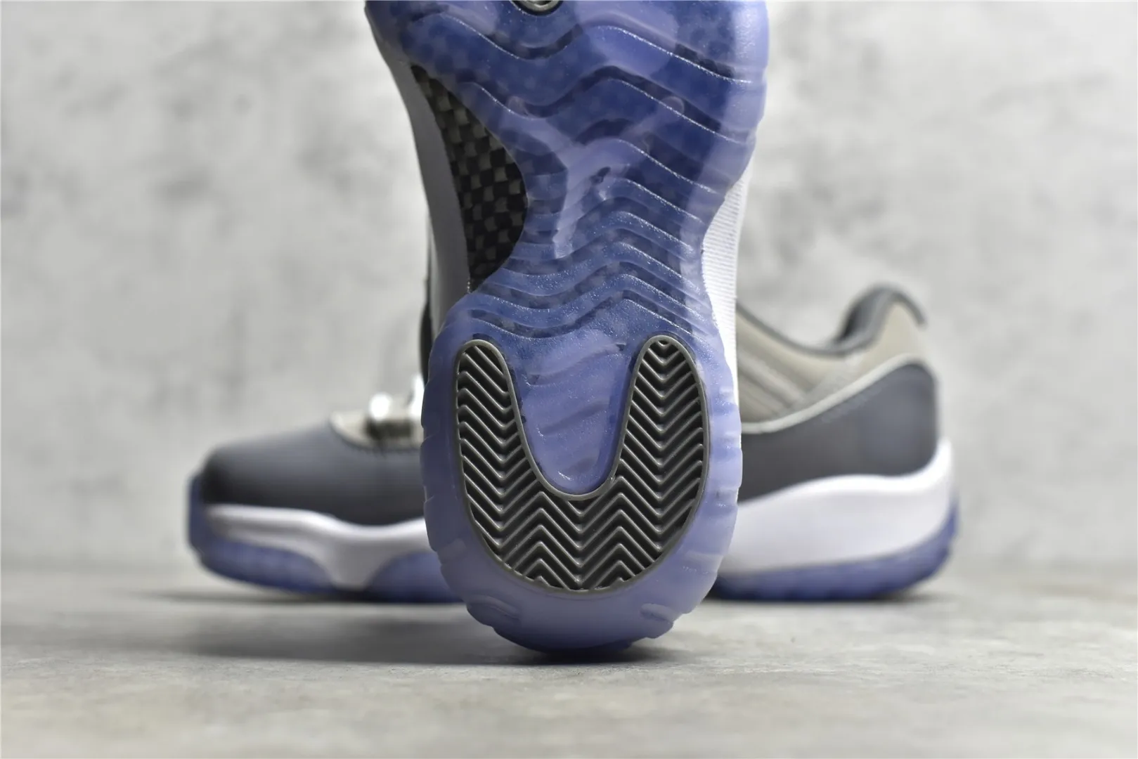 Air Jordan AJ11 Low – Cool Grey White – True Carbon Fiber Edition – High Quality Replica Basketball Shoes Neat 1092