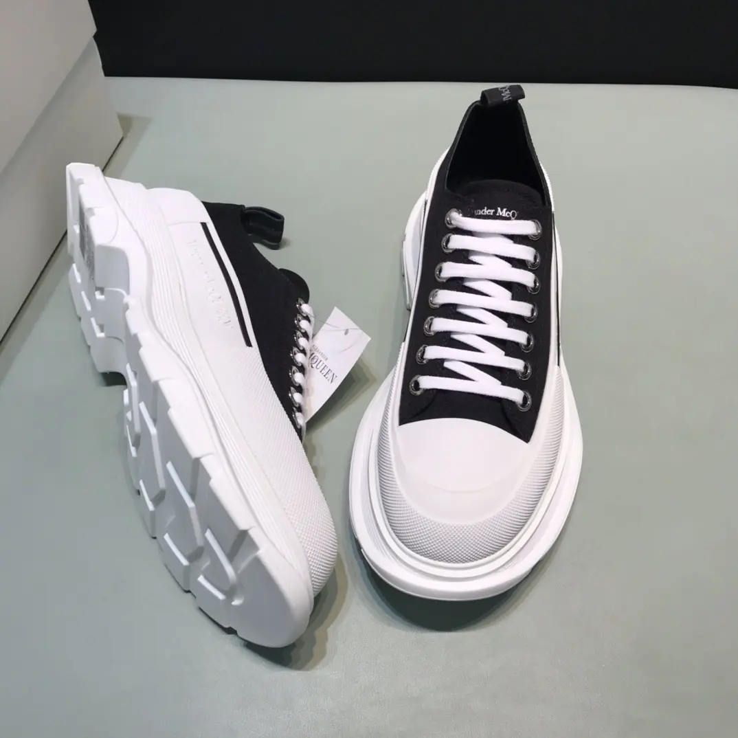 Compact Alexander McQueen Tread Slick Low in Red – Rep Shoes & Replica Alexander McQueen Shoes 2