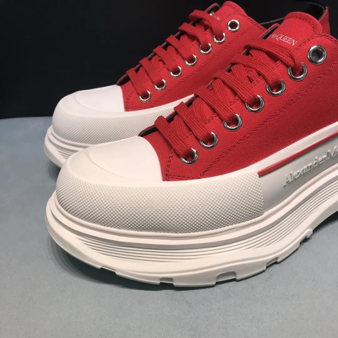 Compact Alexander McQueen Tread Slick Low in Red – Rep Shoes & Replica Alexander McQueen Shoes 2