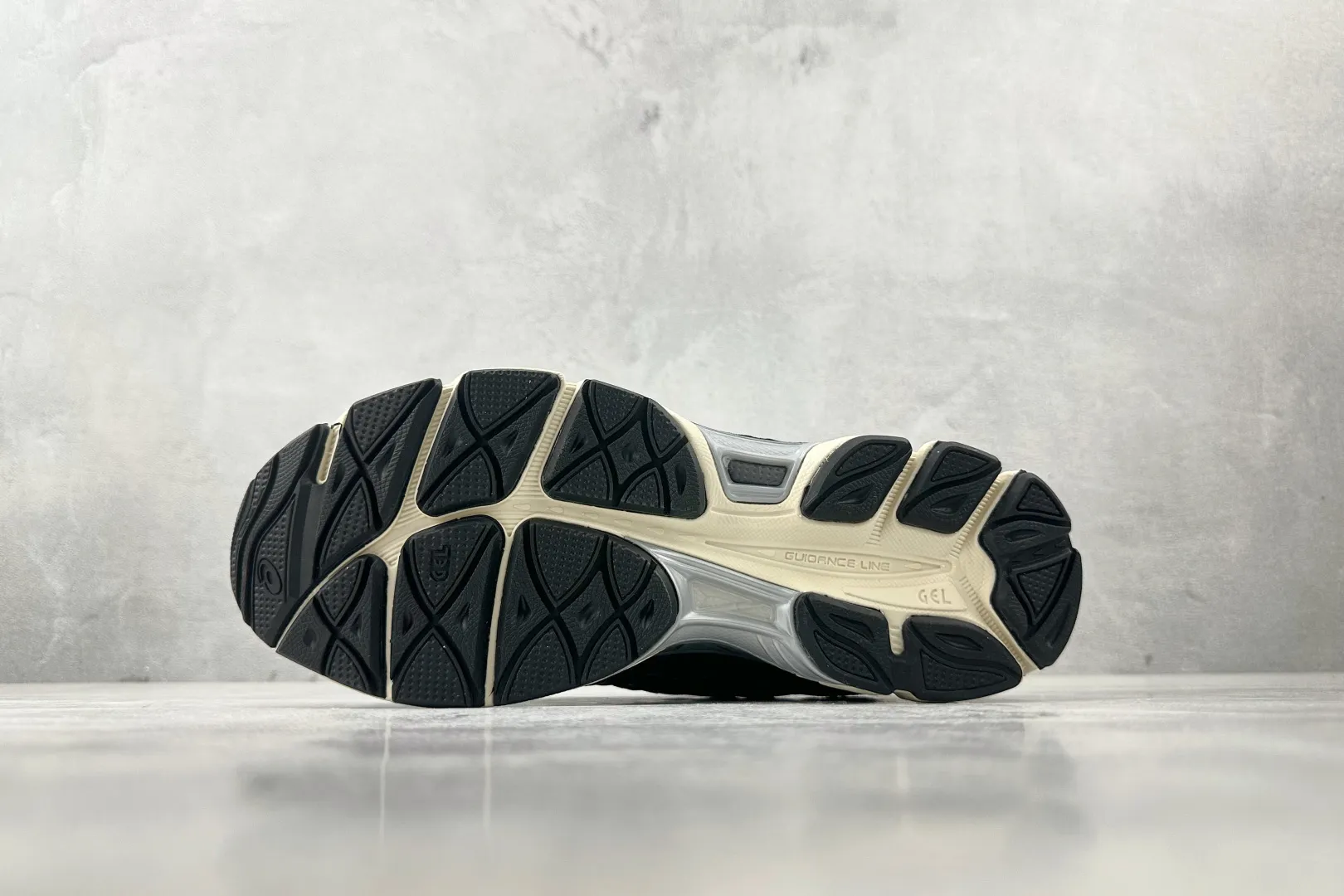 Asics GEL-NYC Black Running Shoes – High Quality Replica Asics Sneakers & 1:1 Asics Reps TimelessDesign 681