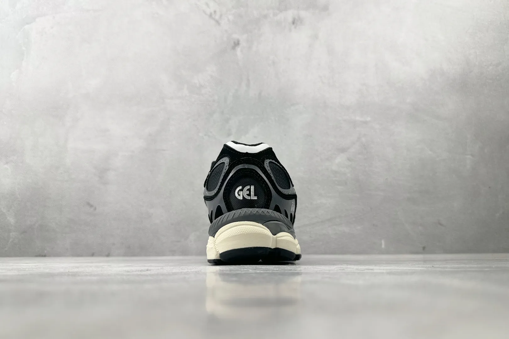 Asics GEL-NYC Black Running Shoes – High Quality Replica Asics Sneakers & 1:1 Asics Reps TimelessDesign 681