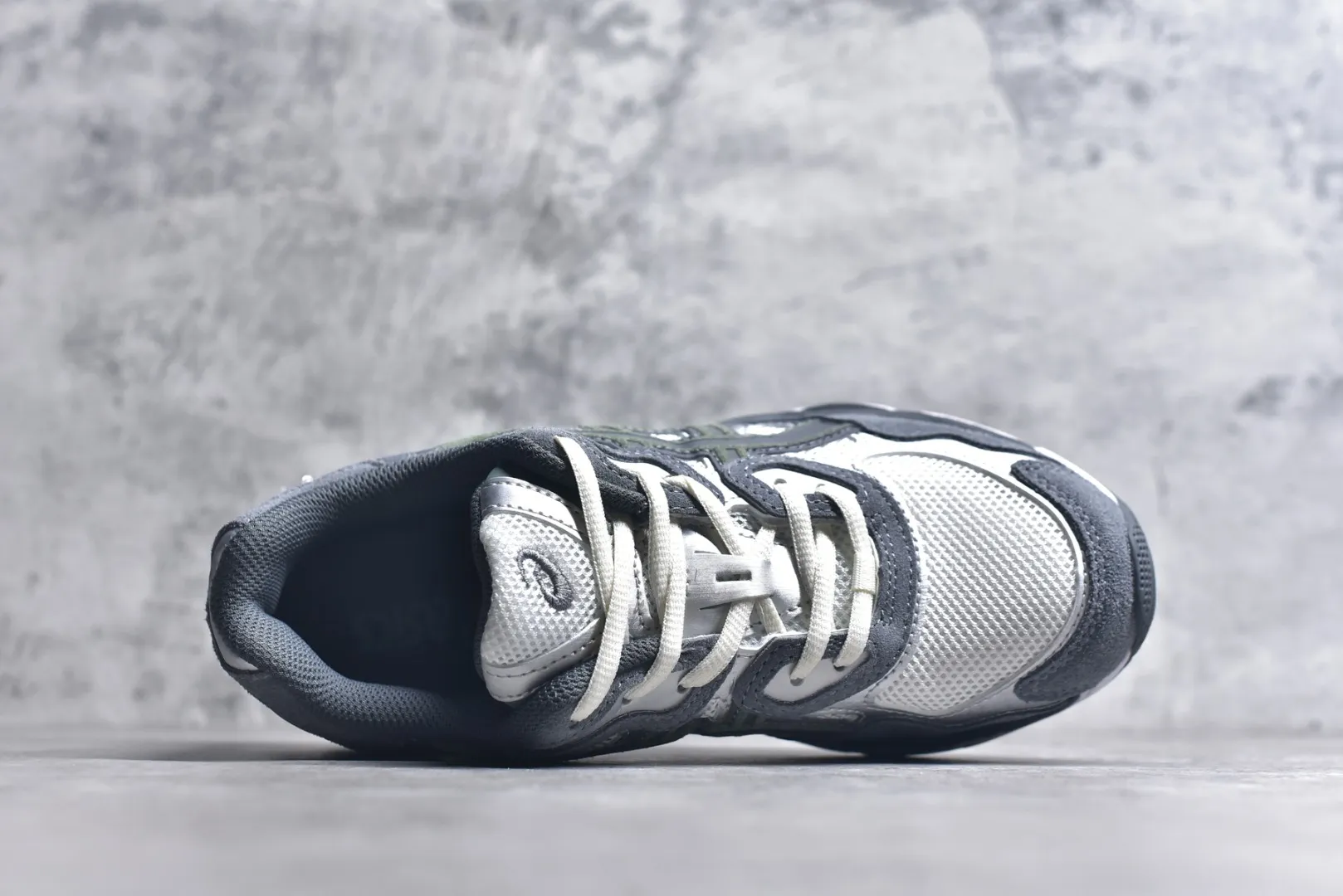 OnTrend Asics GEL-NYC Grey Low Top Replica Sneakers with 1:1 Quality Rep Shoes 656