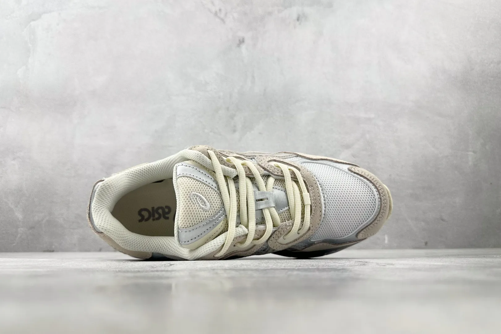 Asics GEL-NYC Grey White Replica Sneakers – High Quality Asics Running Replicas Upgraded 691