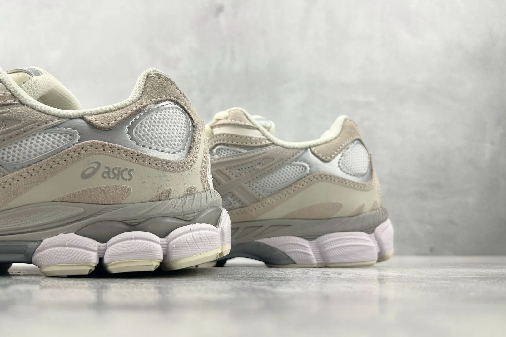 Asics GEL-NYC Grey White Replica Sneakers – High Quality Asics Running Replicas Upgraded 691