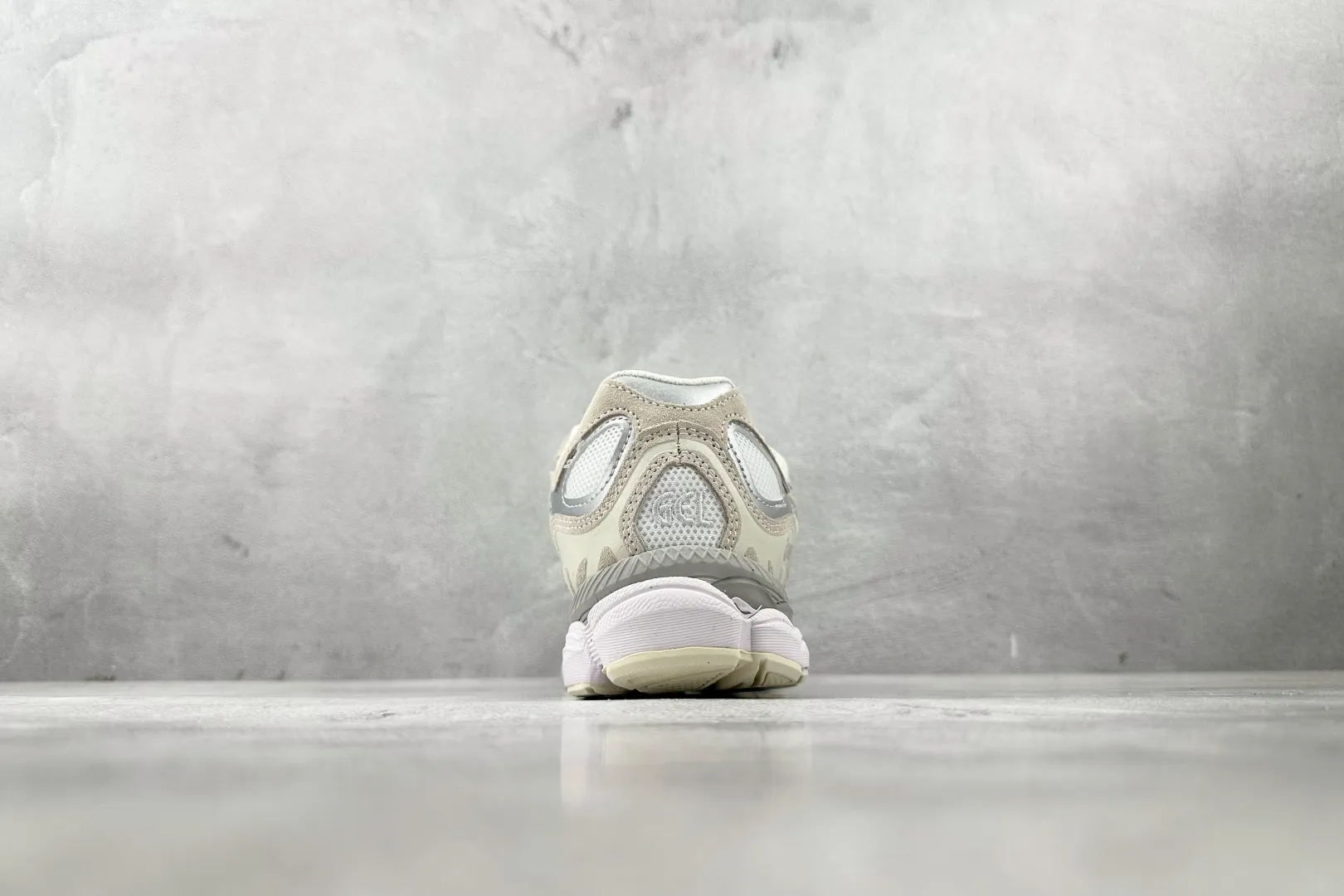 Asics GEL-NYC Grey White Replica Sneakers – High Quality Asics Running Replicas Upgraded 691