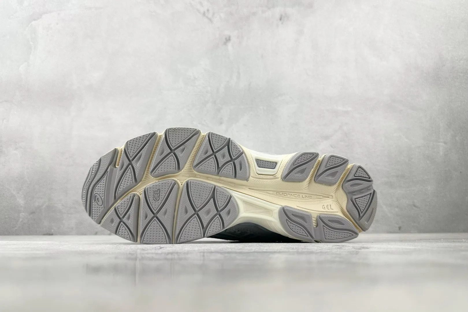 Asics GEL-NYC Light Grey Replica Sneakers with 1:1 Quality Rep Shoes HighQuality 690