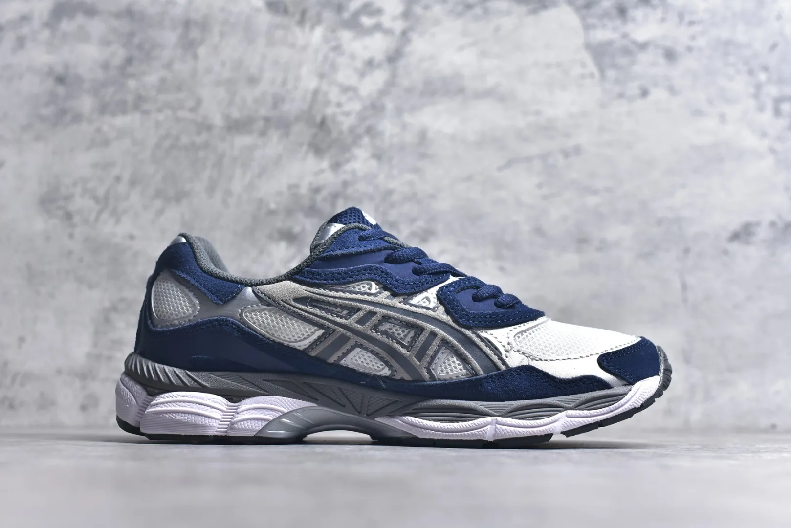 ZeroBulk Asics GEL-NYC Navy Silver Replica Sneakers – High Quality Asics Running Replicas 652