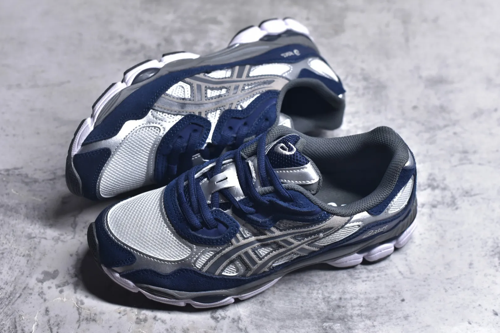 ZeroBulk Asics GEL-NYC Navy Silver Replica Sneakers – High Quality Asics Running Replicas 652