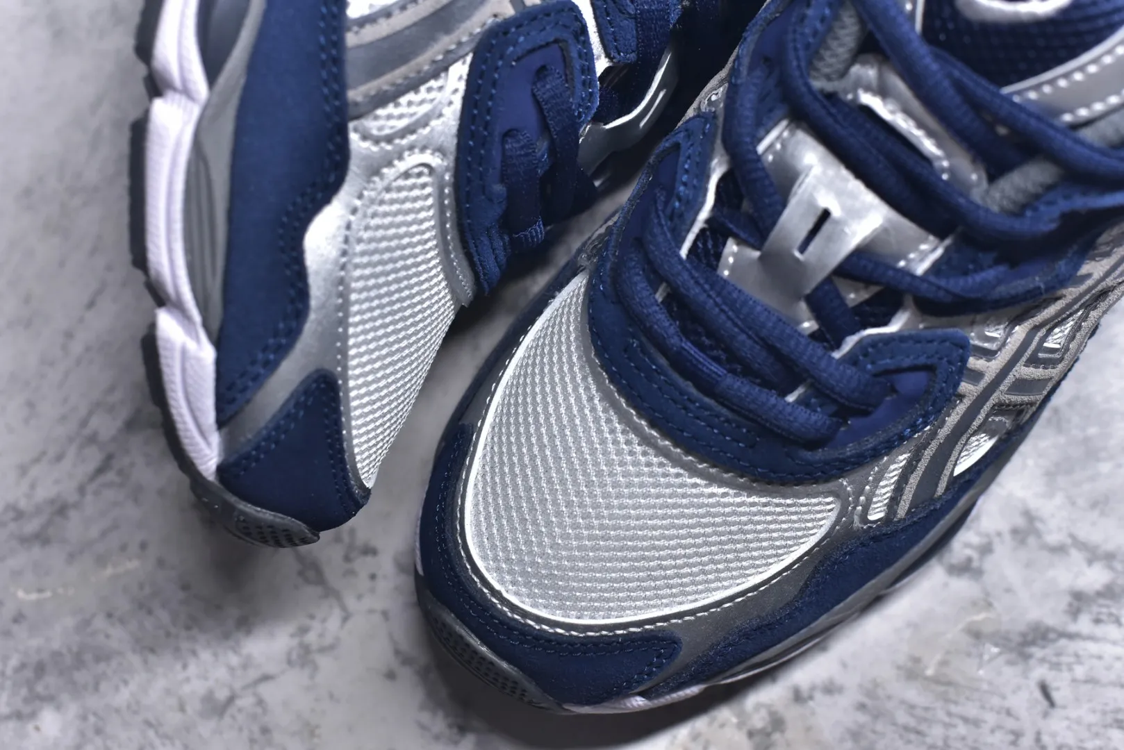 ZeroBulk Asics GEL-NYC Navy Silver Replica Sneakers – High Quality Asics Running Replicas 652
