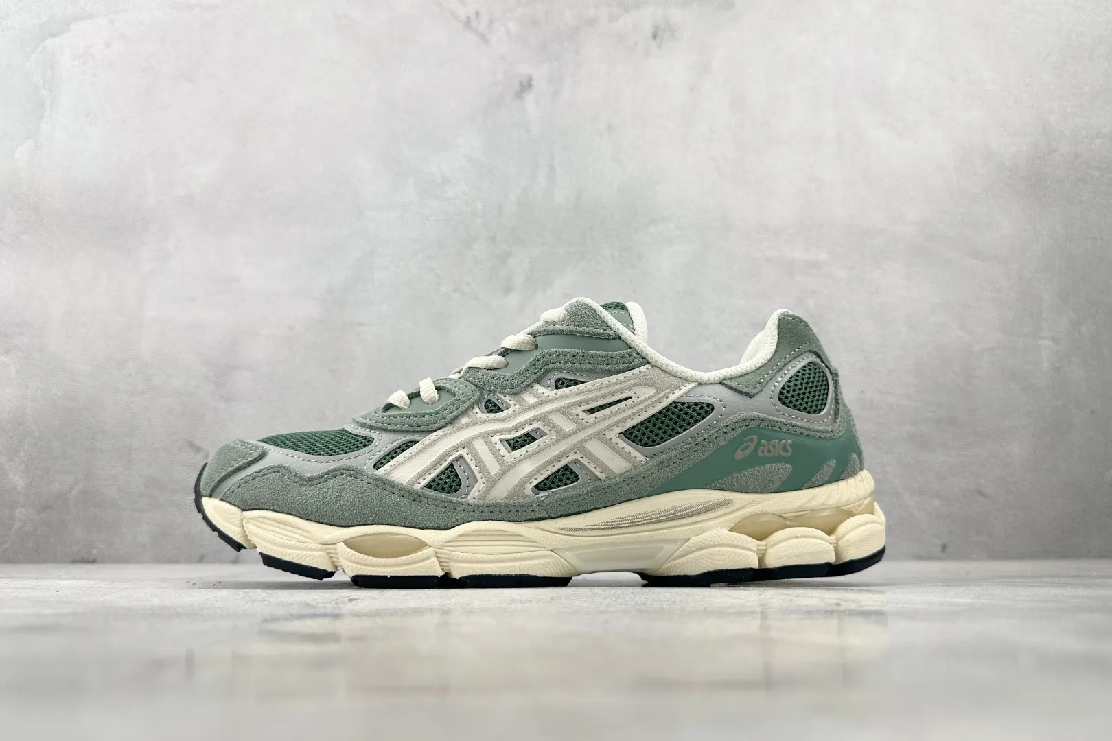 Timeless Asics GEL-NYC Silver Green Low Top Replica Sneakers with 1:1 Quality Rep Shoes 688