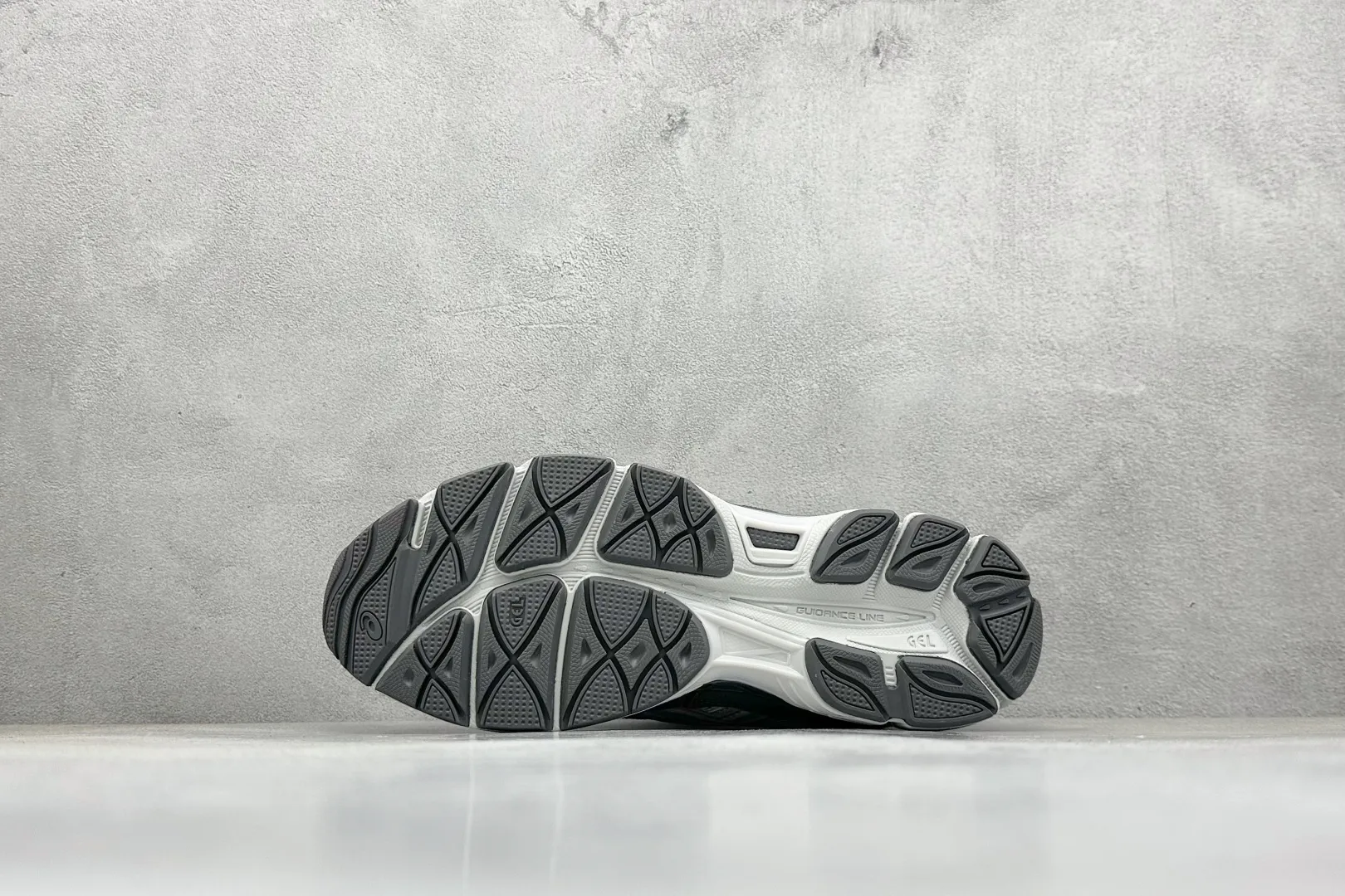 GoAnywhere Asics GEL-NYC White Low Top Replica Sneakers with High Quality Rep Footwear 659