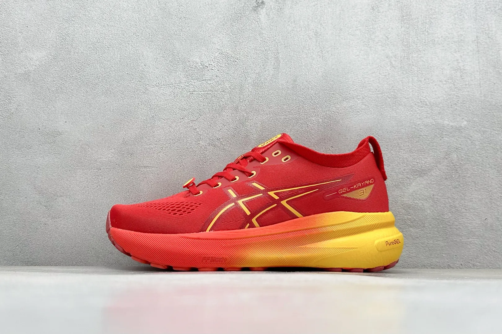 Asics Gel-Kayano 31 Red Gradient Replica Sneakers – High Quality Asics Running Replicas Modern 637
