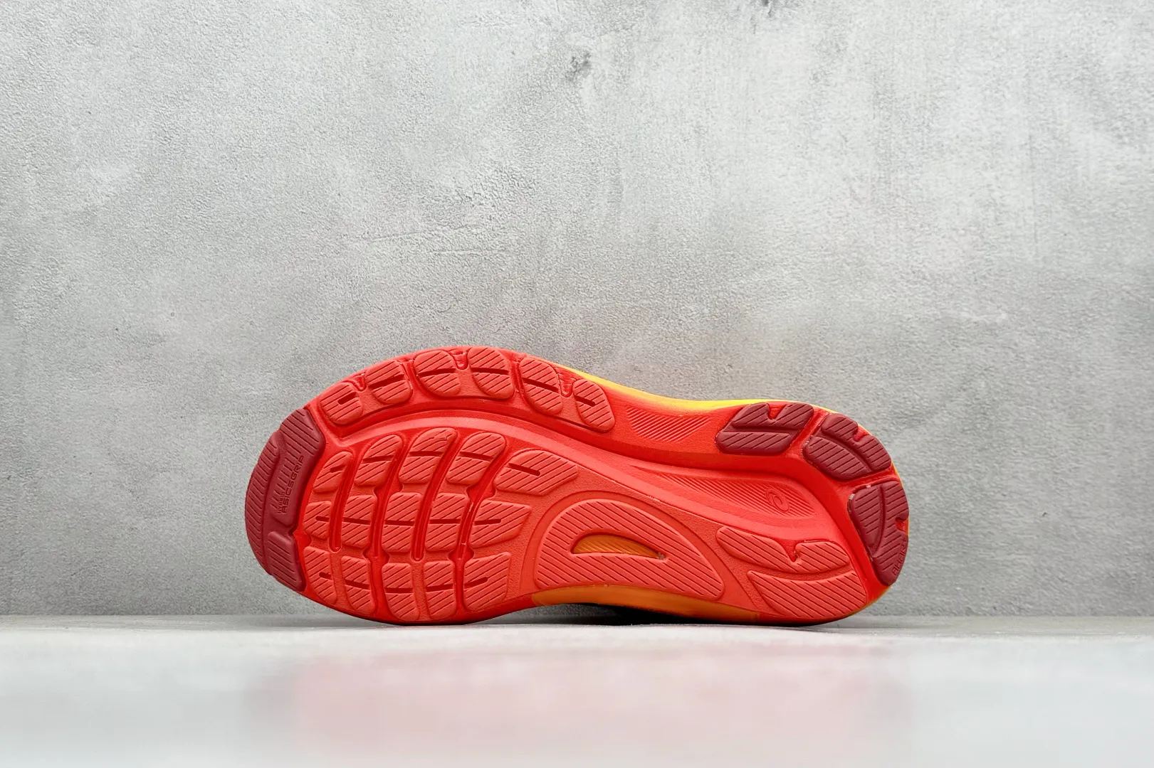 Asics Gel-Kayano 31 Red Gradient Replica Sneakers – High Quality Asics Running Replicas Modern 637