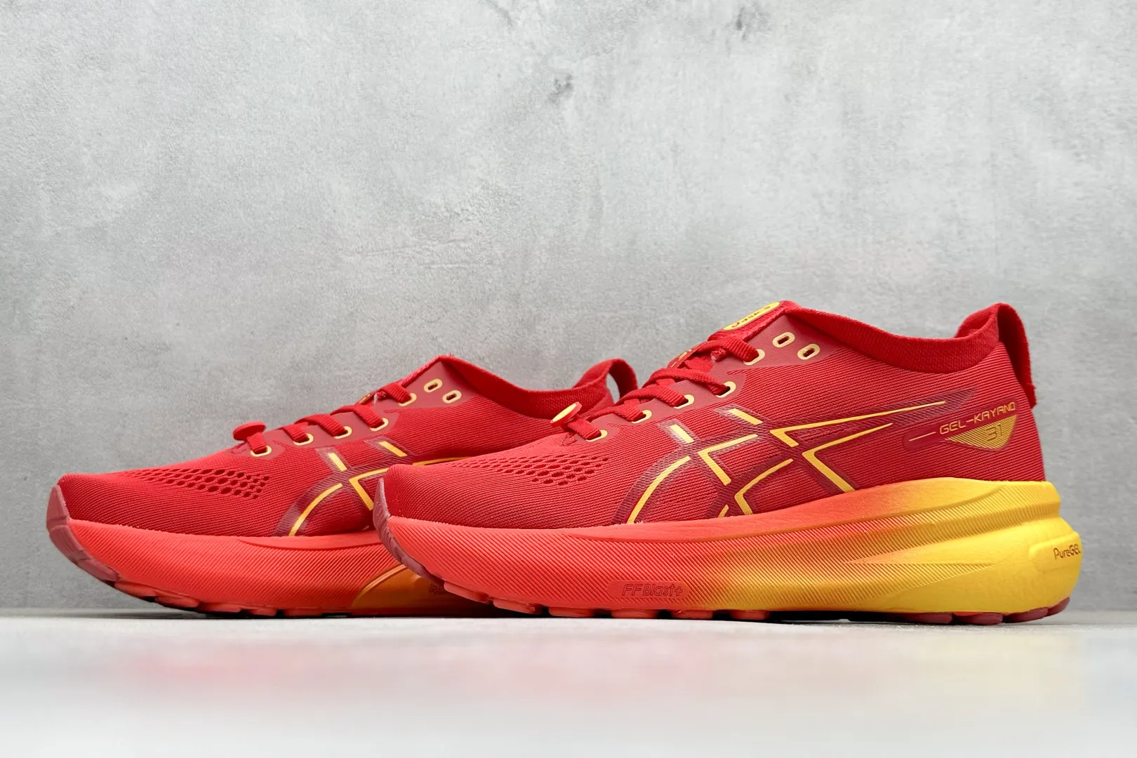 Asics Gel-Kayano 31 Red Gradient Replica Sneakers – High Quality Asics Running Replicas Modern 637