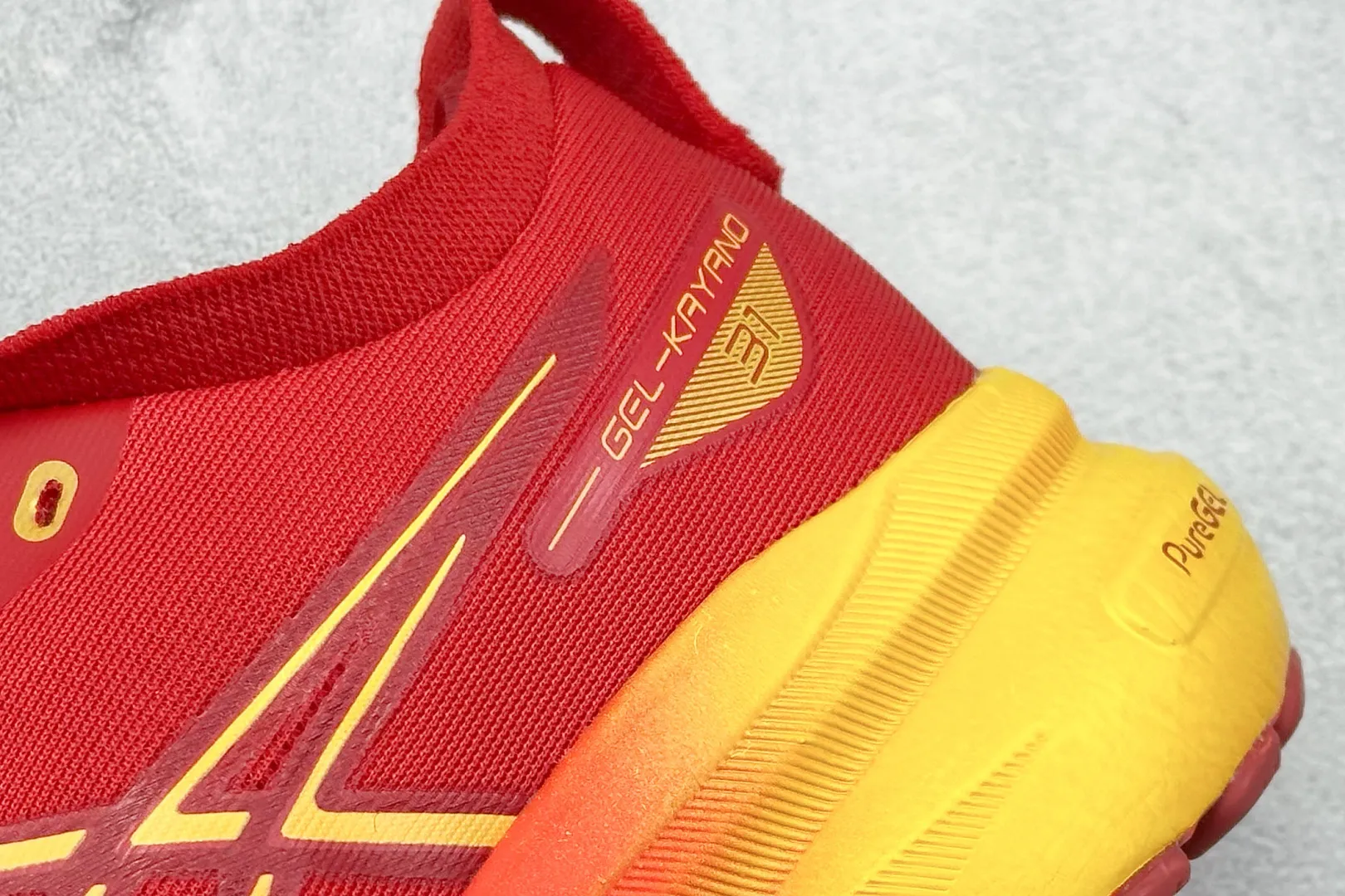 Asics Gel-Kayano 31 Red Gradient Replica Sneakers – High Quality Asics Running Replicas Modern 637