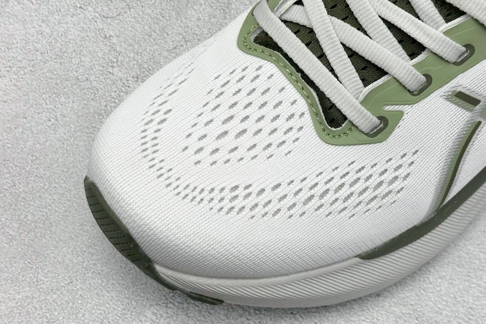Snug Asics Gel-Kayano 31 White Green High Quality Replica Shoes for Running 601