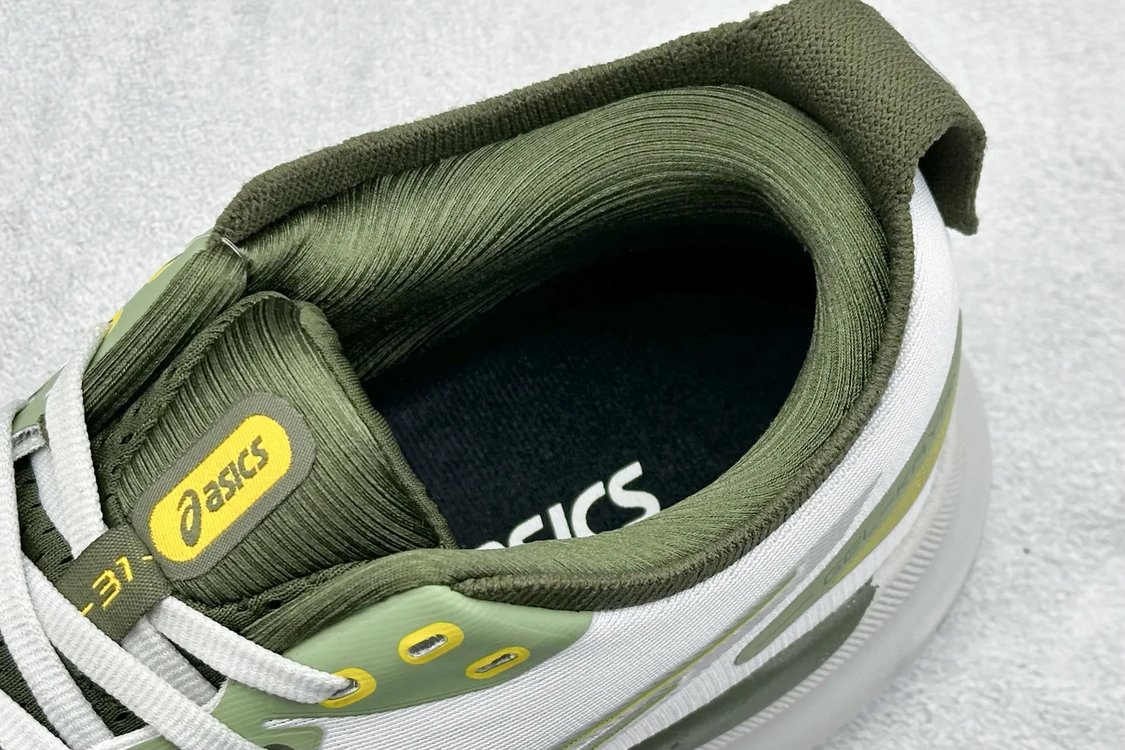 Snug Asics Gel-Kayano 31 White Green High Quality Replica Shoes for Running 601