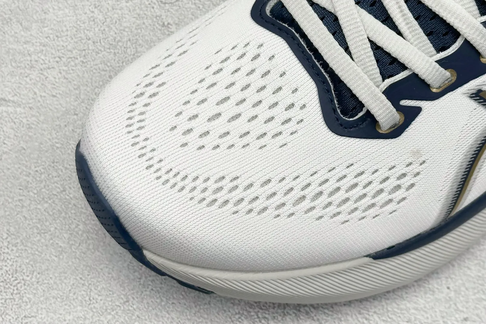 Asics Gel-Kayano 31 White Navy Running Shoes – High Quality Replica Asics Sneakers 1: FashionForward 597