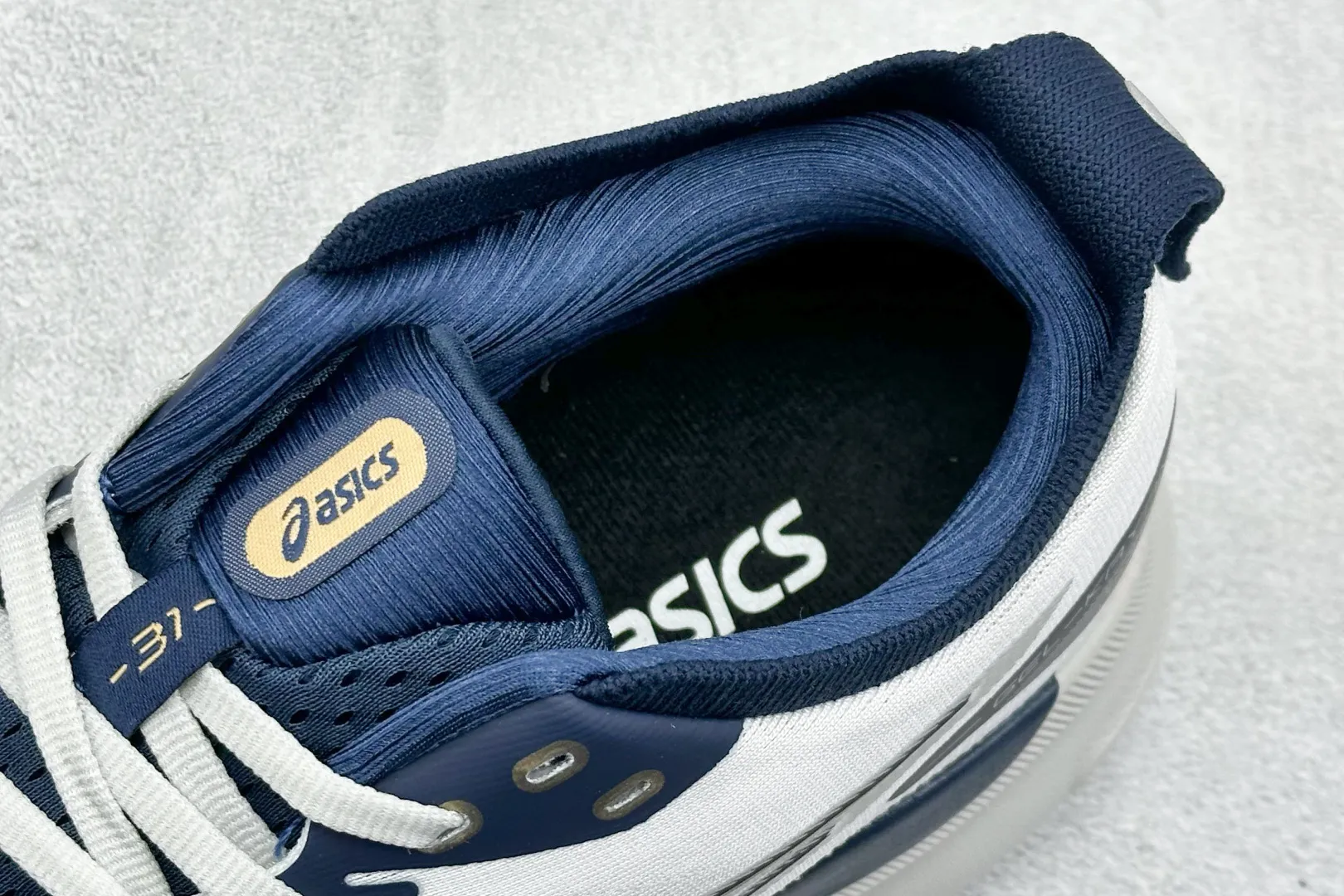 Asics Gel-Kayano 31 White Navy Running Shoes – High Quality Replica Asics Sneakers 1: FashionForward 597