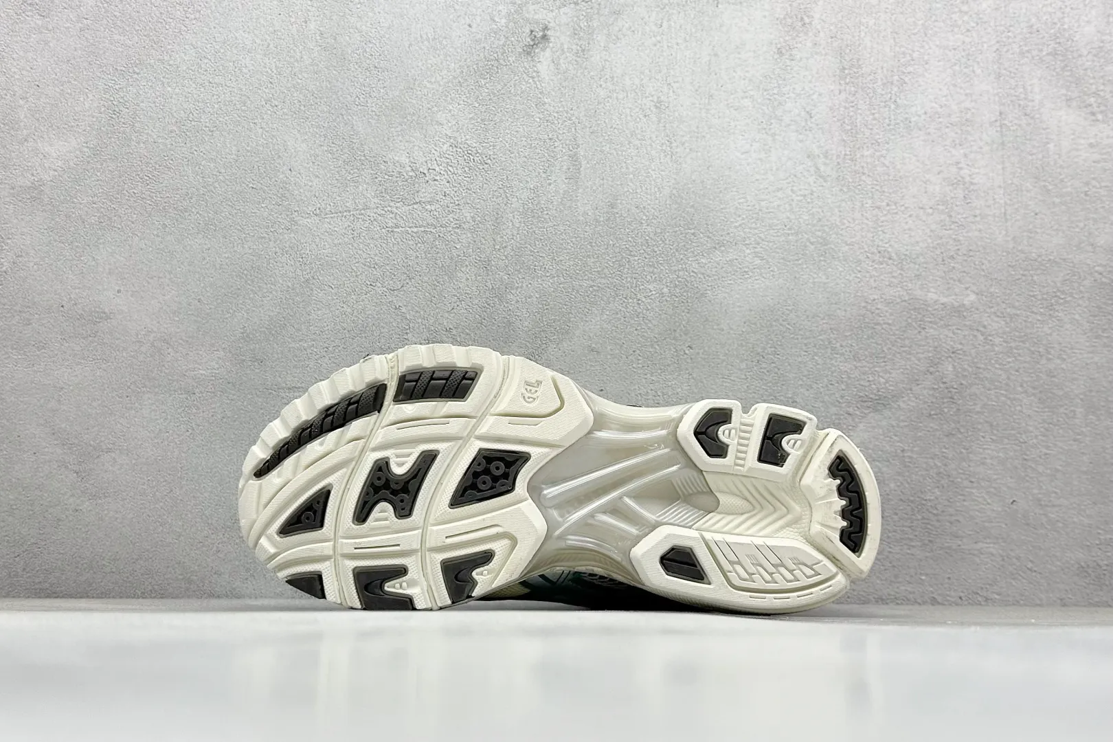 ZipUp Asics Gel-Nimbus 10.1 Green Running Shoes – High Quality Asics Running Replicas & 1:1 Asics Sneakers 664