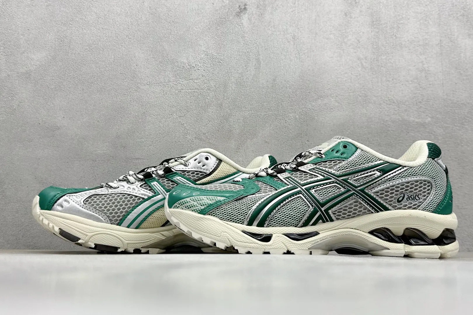 ZipUp Asics Gel-Nimbus 10.1 Green Running Shoes – High Quality Asics Running Replicas & 1:1 Asics Sneakers 664