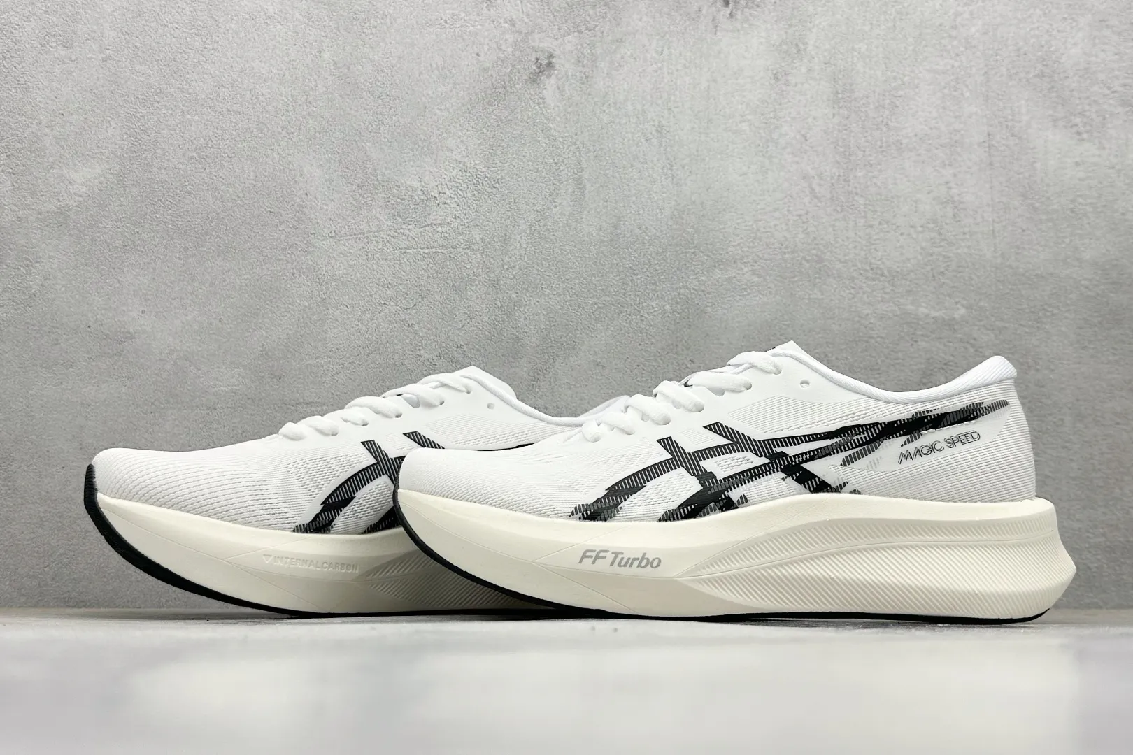 Sleek Asics Magic Speed 4 White Running Shoes – High Quality Replica Asics & 1:1 Asics Sneakers 694
