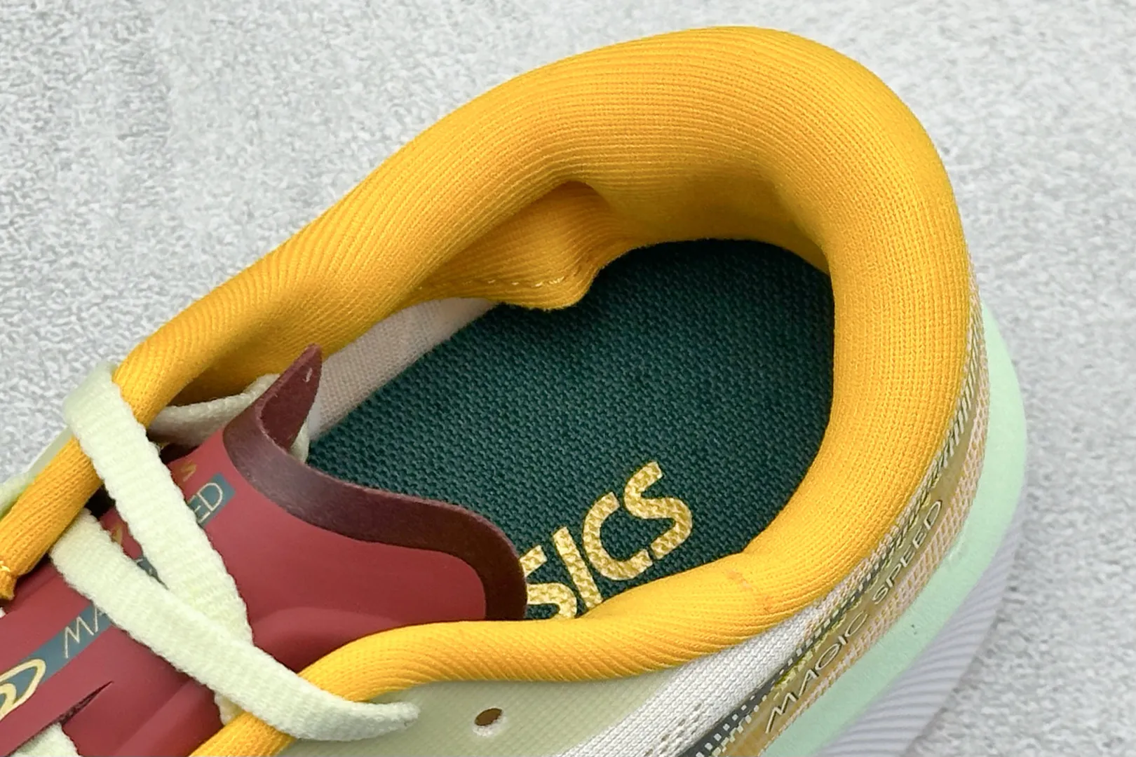 Soft Asics Magic Speed 4 White Yellow Running Shoes – High Quality Replica Asics Sneakers 1: 698