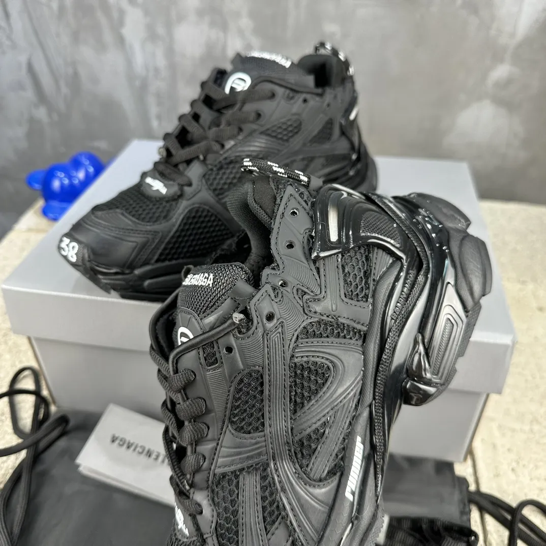 Balenciaga Runner 7.5 Black Replica Sneakers –  Balenciaga Shoes Replica Cozy 727