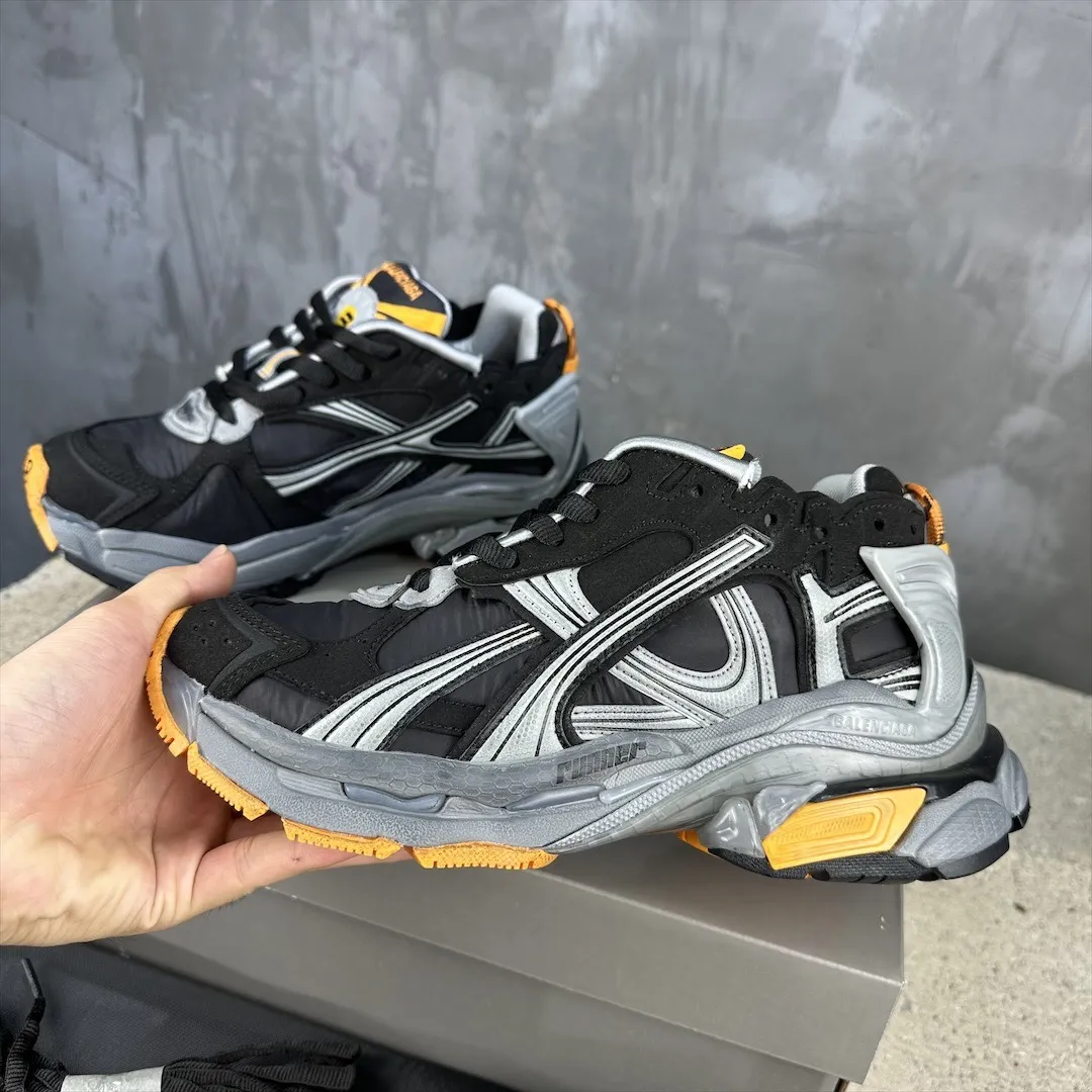QuickDry Balenciaga Runner 7.5 Black Silver Replica Sneakers 728