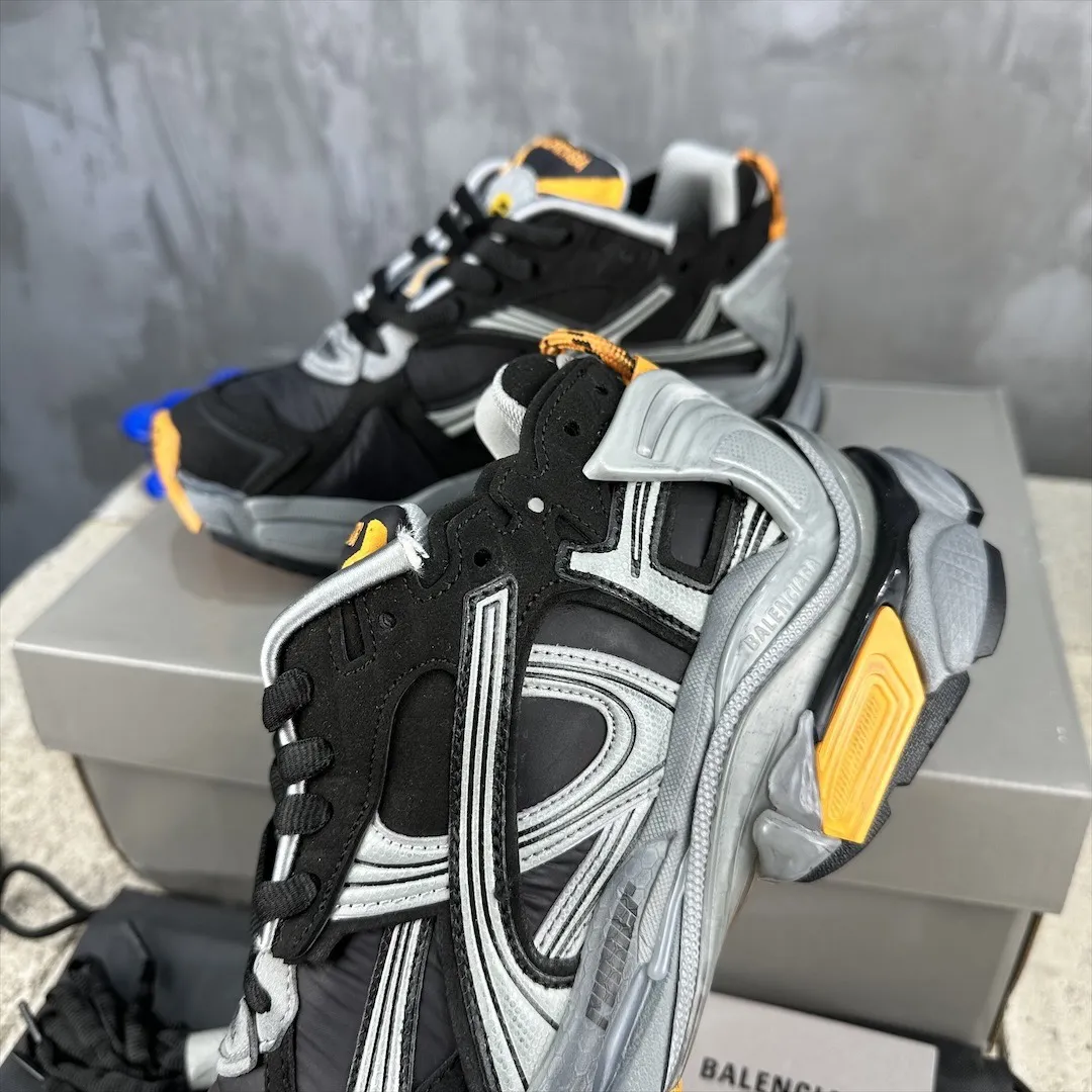 QuickDry Balenciaga Runner 7.5 Black Silver Replica Sneakers 728