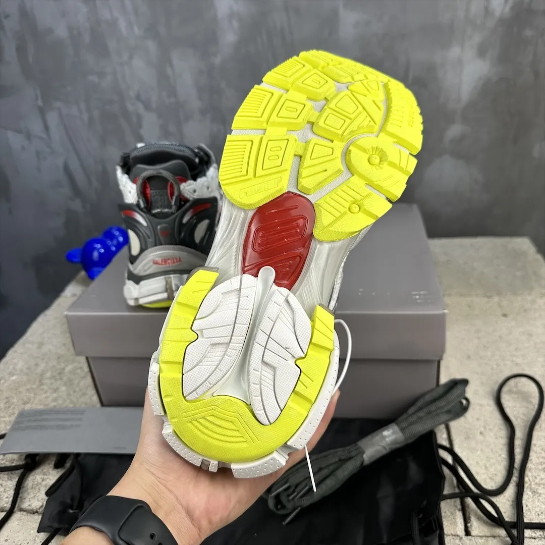 Balenciaga Runner 7.5 White Red Black –  Replica Sneakers HighPerformance 720