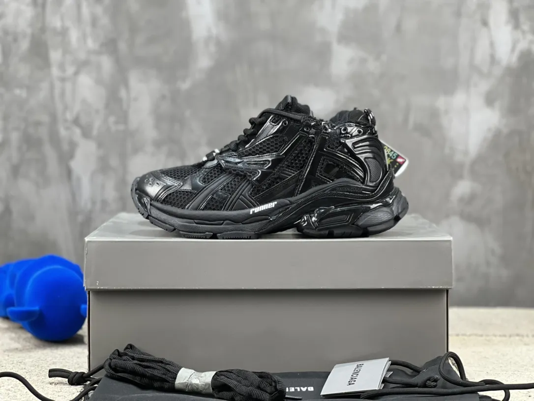 Sleek Balenciaga Runner Sneaker Black Mesh –  Balenciaga Runners Replica Sneakers 709