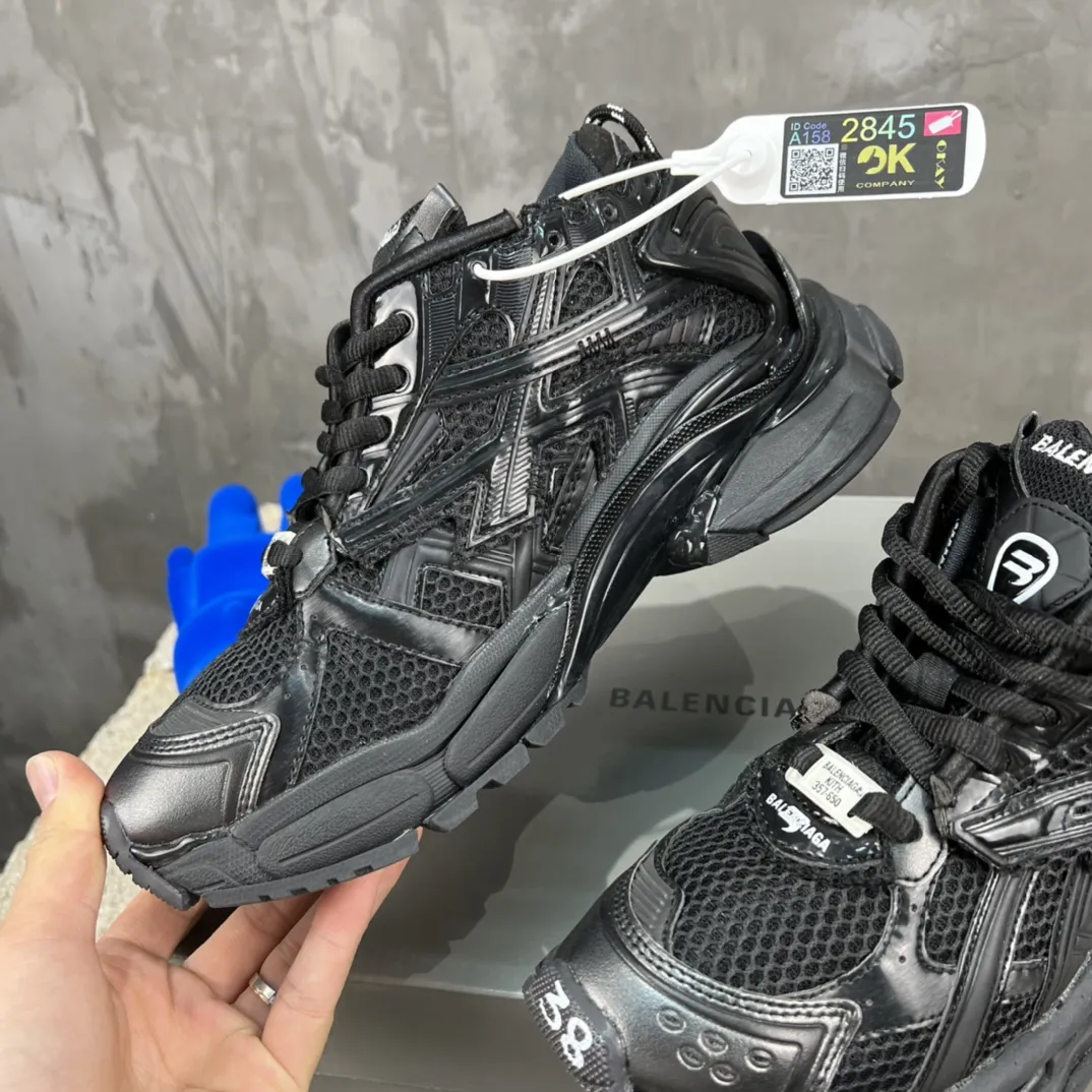 Sleek Balenciaga Runner Sneaker Black Mesh –  Balenciaga Runners Replica Sneakers 709