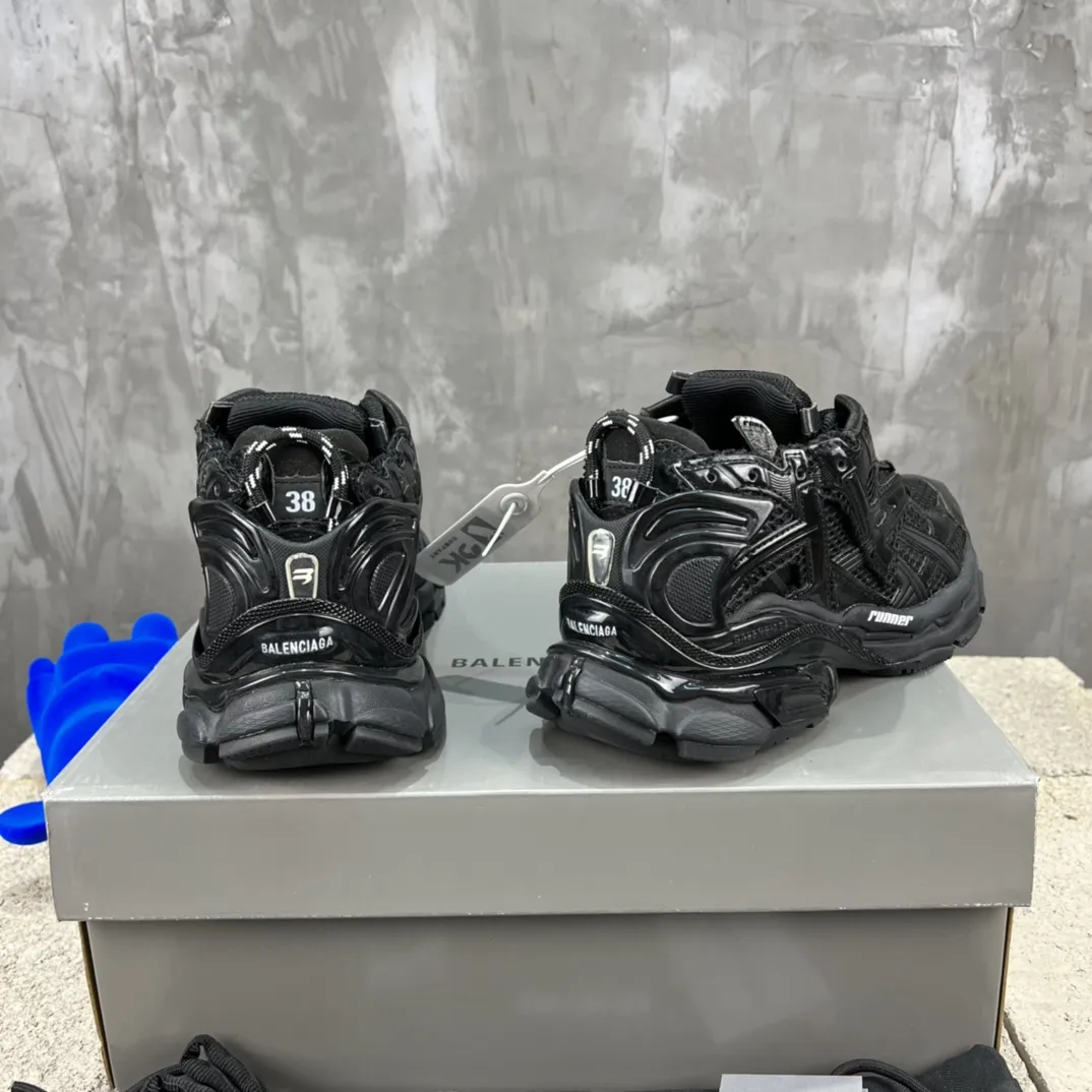 Sleek Balenciaga Runner Sneaker Black Mesh –  Balenciaga Runners Replica Sneakers 709