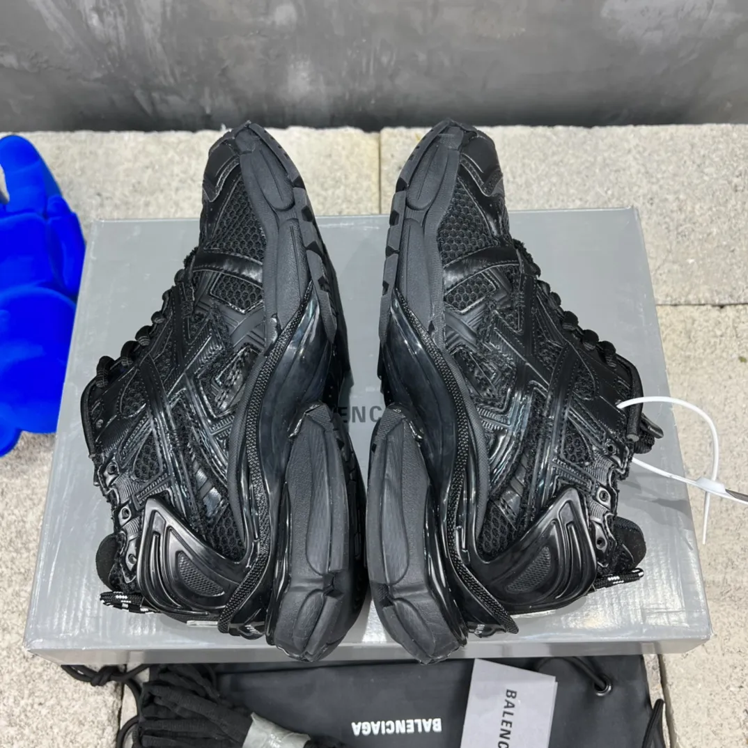 Sleek Balenciaga Runner Sneaker Black Mesh –  Balenciaga Runners Replica Sneakers 709