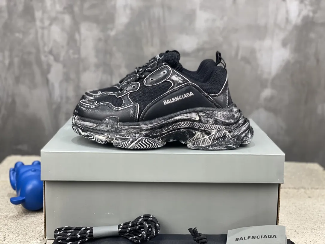 Balenciaga Triple S Black Distressed Sneakers – Replica Sneakers & Balenciaga Replica Shoes Thermal 785