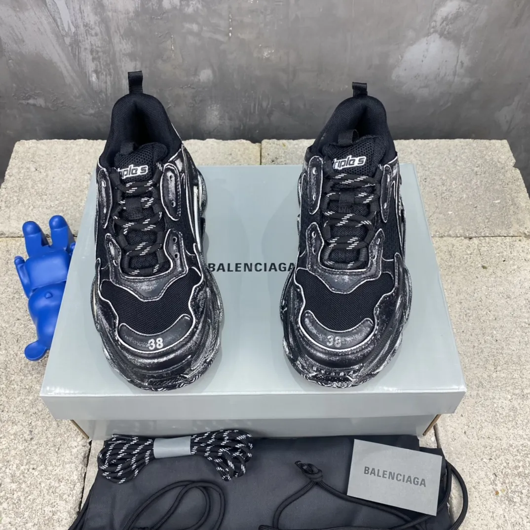 Balenciaga Triple S Black Distressed Sneakers – Replica Sneakers & Balenciaga Replica Shoes Thermal 785